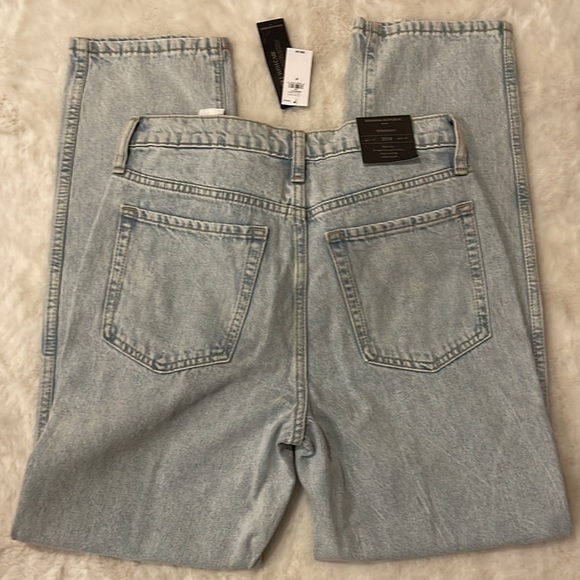 Banana Republic straight leg high-waisted light wash jeans. Size 4 / 27. - Picture 3 of 3